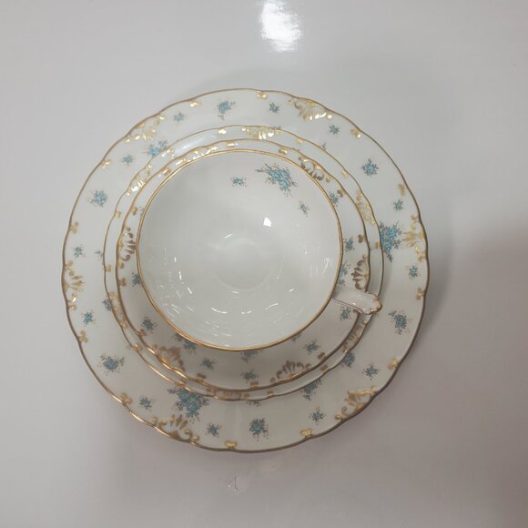 Rare Royal Crown Derby A1216 (Kensington) 8-Piece Tea/Lunch Set for 2 • Turquois - Picture 7 of 11